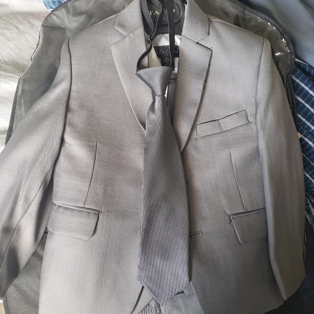 Tazio Suit Size 4 Todler. New